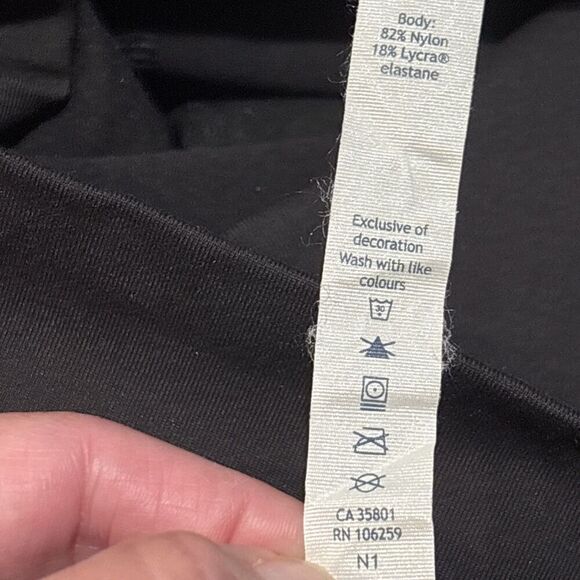 Lululemon Black Cropped Leggings Women’s Size 12 Nylon Lycra Activewear Yoga - Picture 14 of 14